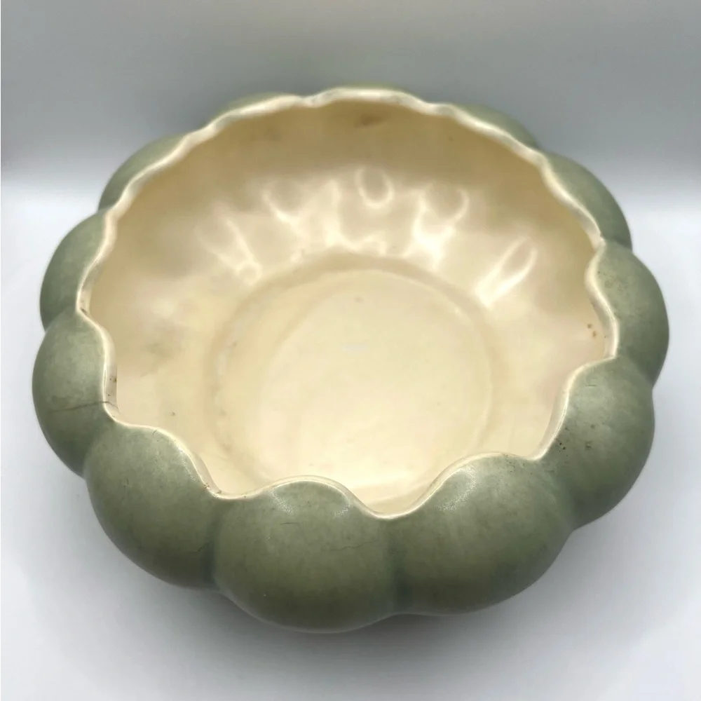 Vintage Red Wing Pottery Scalloped Edge Light Green Planter #278 Bowl Vase MCM